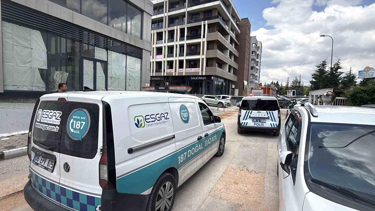 10 katlı binanın bodrum katında yangın çıktı