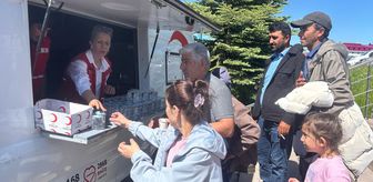Ardahan'da Kızılay, YKS adayları ve ailelerine ikramda bulundu