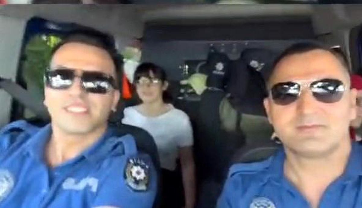 Aydın polisinden YKS'ye giren engelli öğrenciye anlamlı destek