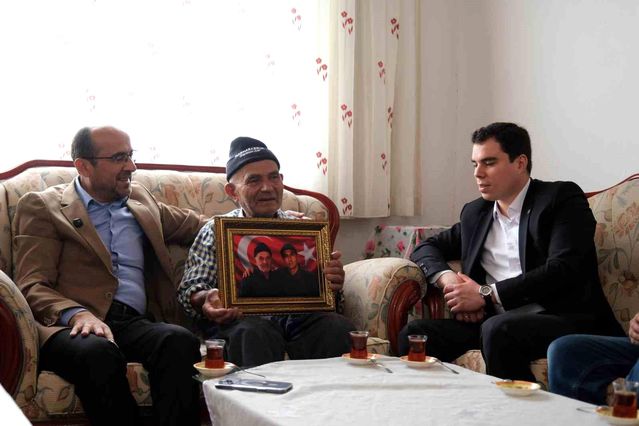 Yapay Zeka ile Şehit Babalarına Duygusal Jest