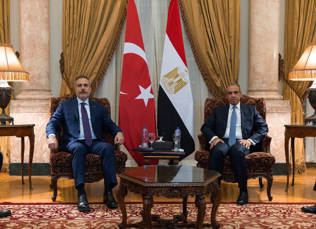 Dışişleri Bakanı Hakan Fidan, Kahire'de Mısırlı mevkidaşı ile görüşüyor.