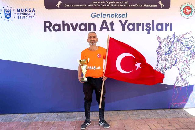 Bursa’da Rahvan At Yarışları nefes kesti