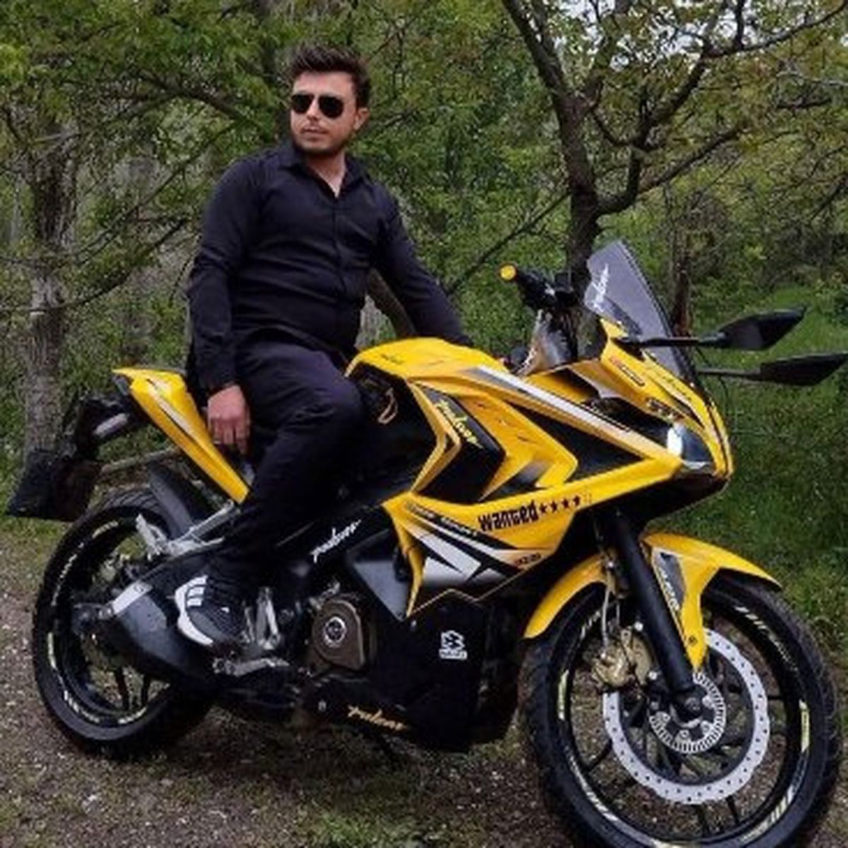 Çorum İskilip'te motosikletin kamyona çarpması sonucu meydana gelen kaza yerinden genel bir görünüm.