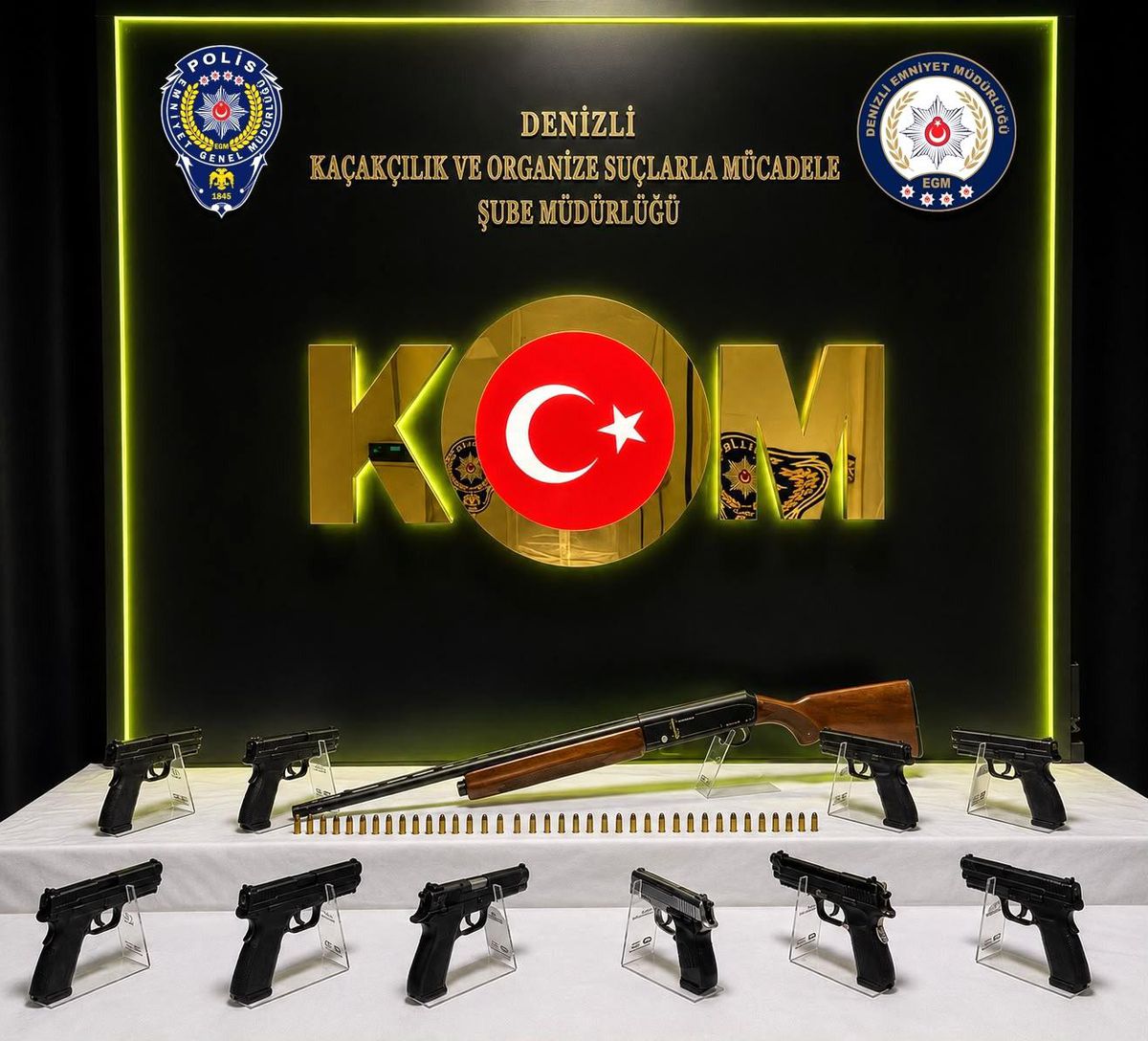 Denizli'de silah kaçakçılığı operasyonunda 3 kişi tutuklandı