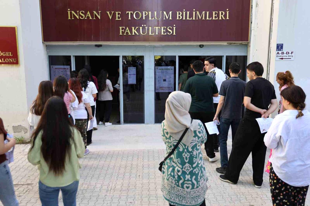 Elazığ'da YKS heyecanı sürüyor