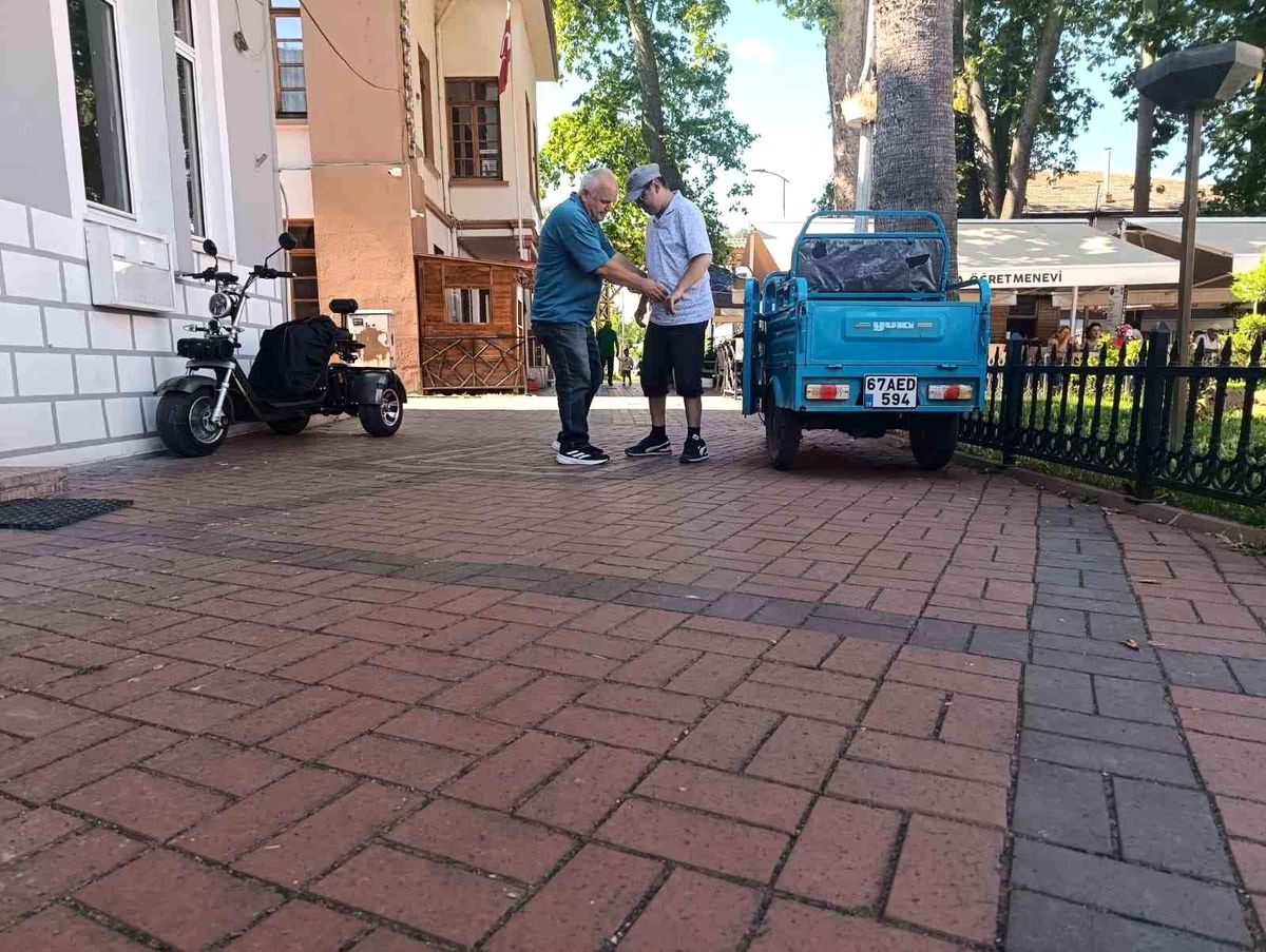 'Her baba evladı için yaşar' dedirten fedakarlık: Ömrünü engelli oğluna adadı
