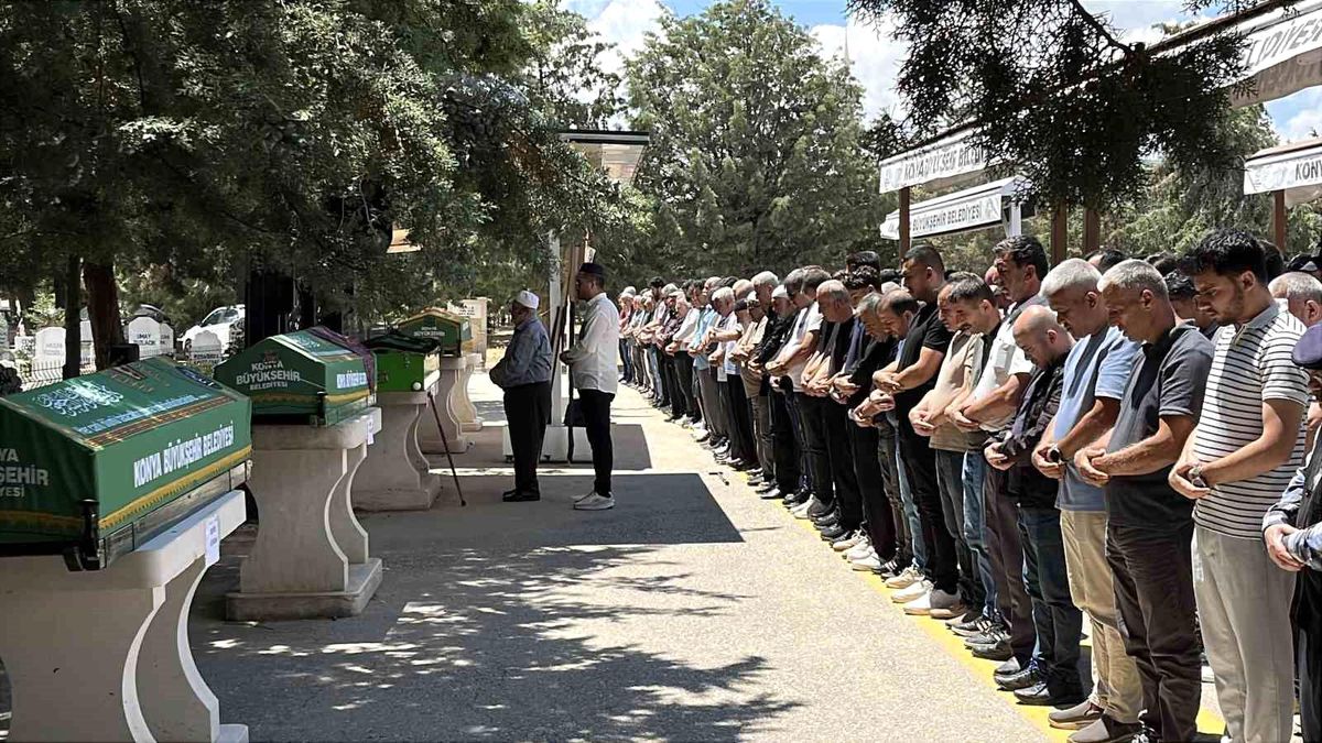 Isparta'da devrilen midibüsün kaza yeri.
