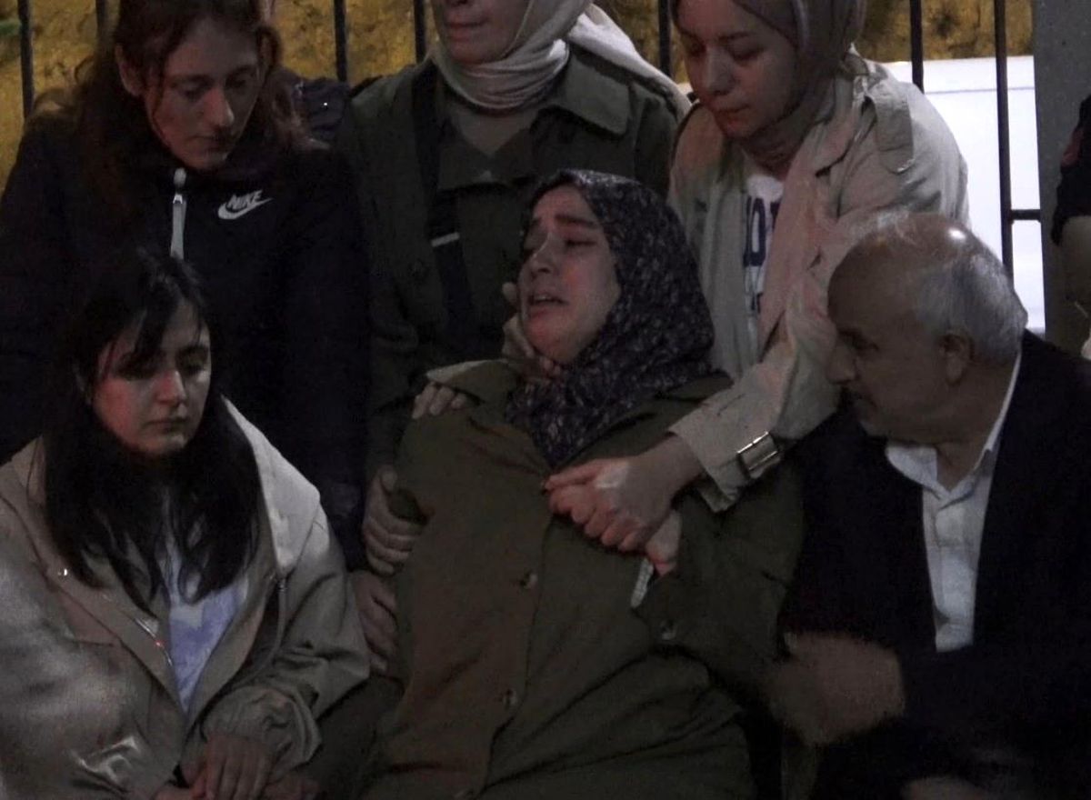 Gümüşhane'de kalp krizinden ölen polis memuru Osman Özer için düzenlenen cenaze töreninden bir kare.