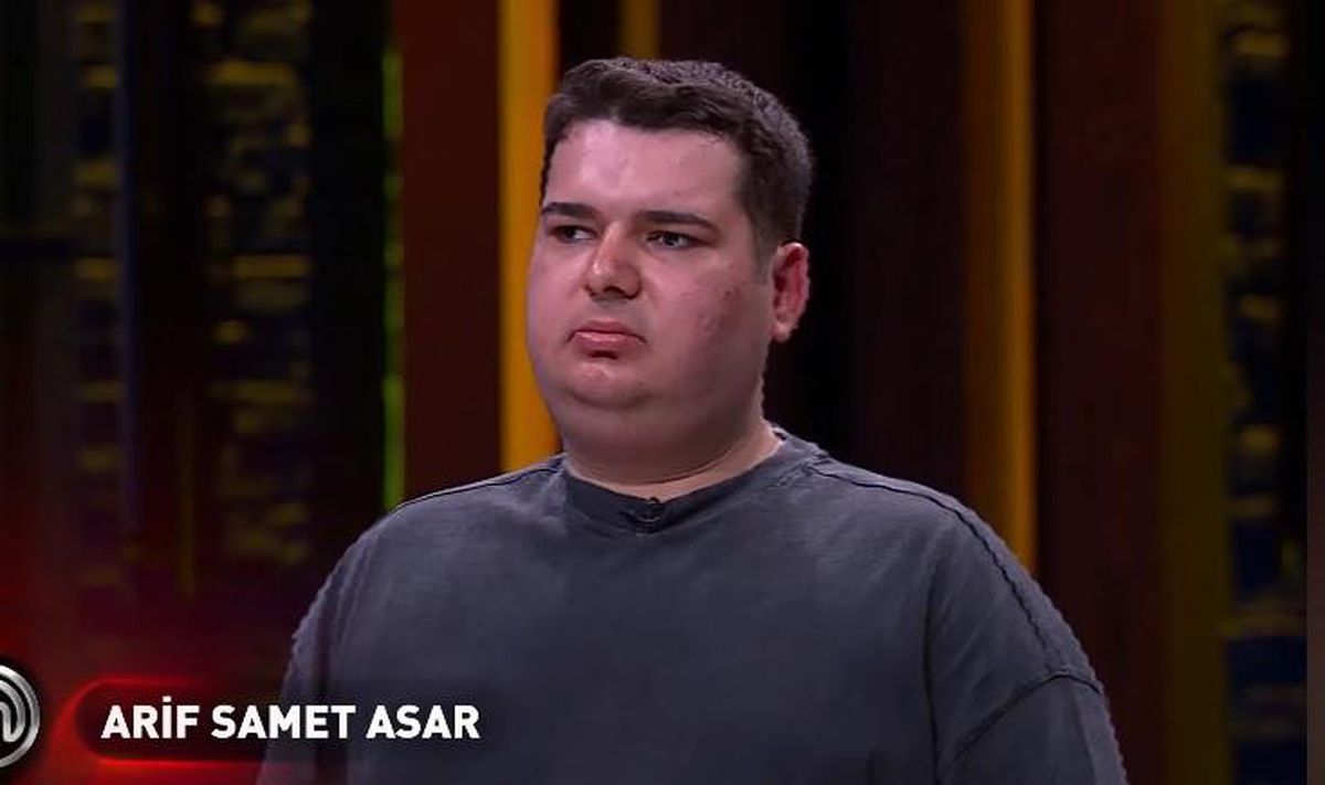 MasterChef Arif Mehmet'in yarışma sırasında çekilmiş bir fotoğrafı.