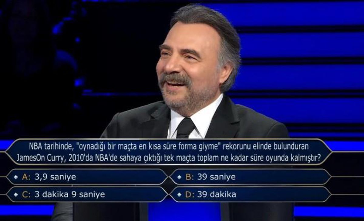 NBA tarihinde, 'oynadığı bir maçta en kısa süre forma giyme' rekorunu elinde bulunduran JamesOn Curry, 2010'da NBA'de sahaya çıktığı tek maçta toplam