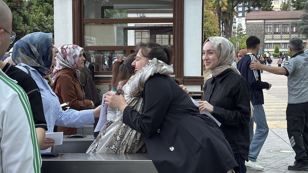 Karadeniz'de YKS AYT heyecanı 7 ilde başladı