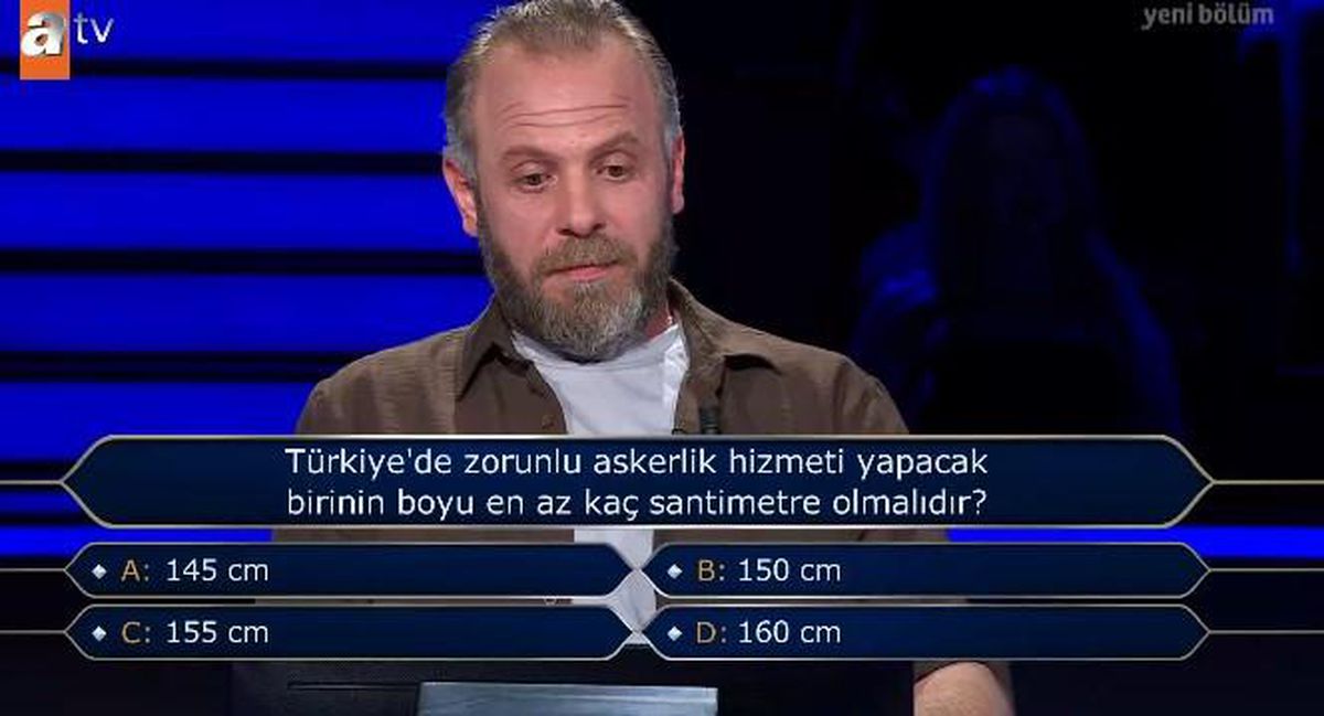 Türkiye haritası üzerinde bir asker silueti.
