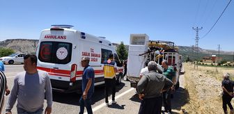 Adıyaman'da motosiklet ile kamyonetin çarpıştığı kazada 2 kişi yaralandı