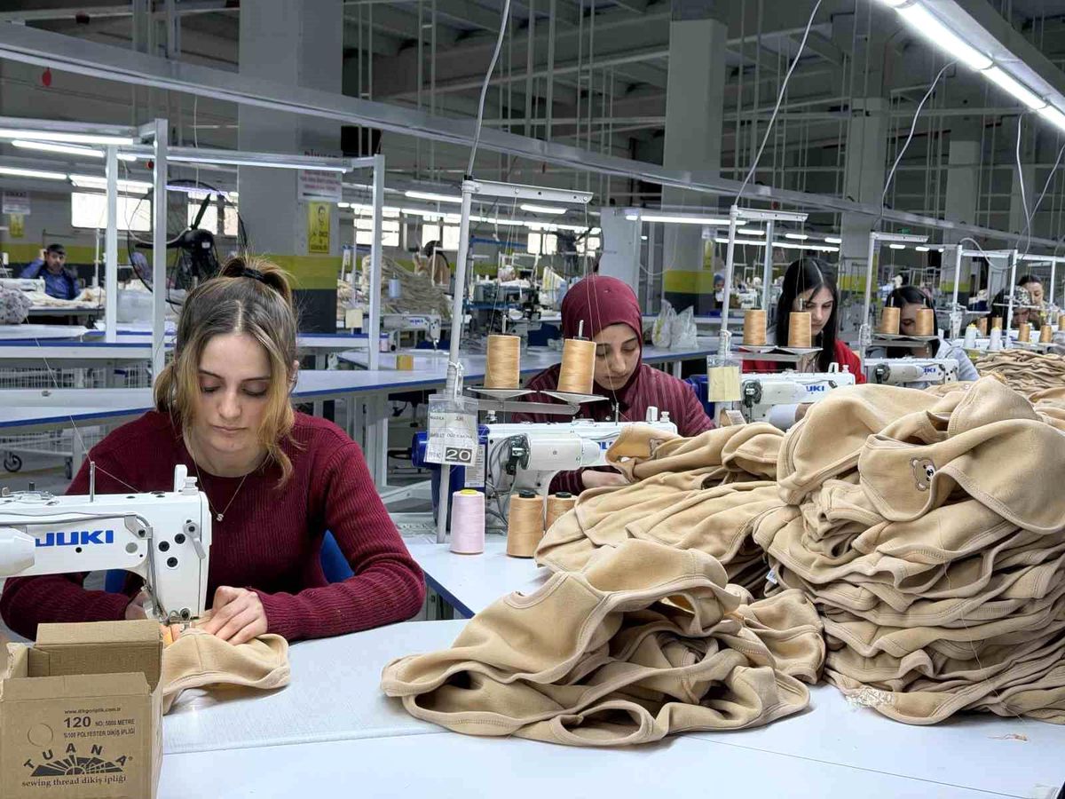 Ağrı'da üretilen bebek giysileri dünya pazarlarına ulaşırken istihdamı artırıyor