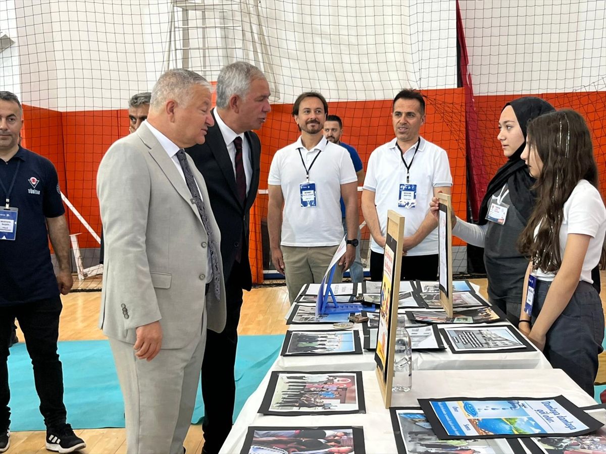 Aksaray'da TÜBİTAK 4006 Bilim Festivali başladı
