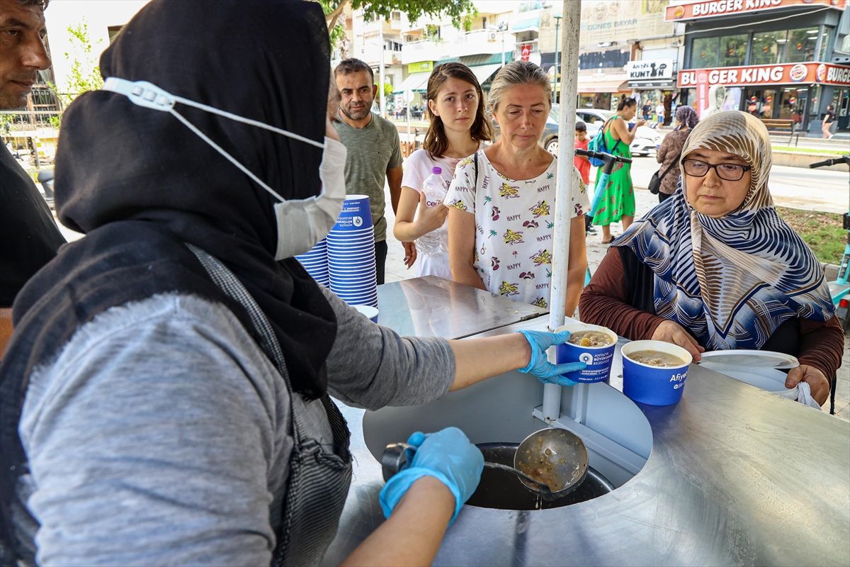 Antalya'da 19 ilçede aşure dağıtımı gerçekleştirilecek