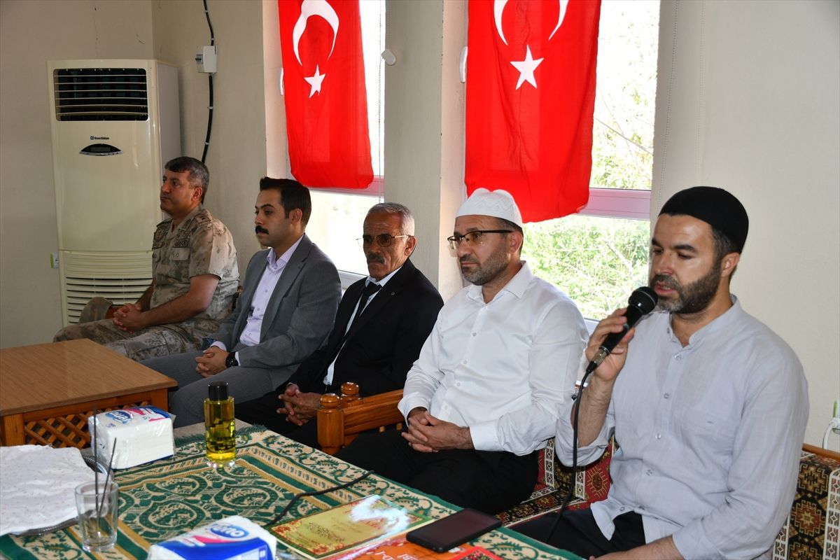Batman'da 34 yıl önce PKK'lı teröristlerce katledilen 10 kişi anıldı