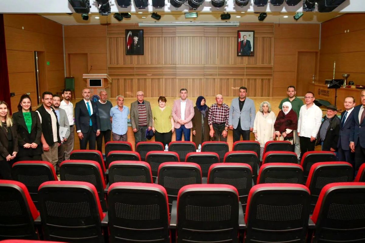Bayburt Tazelenme Üniversitesi'nde düzenlenen sertifika töreninden bir görünüm.