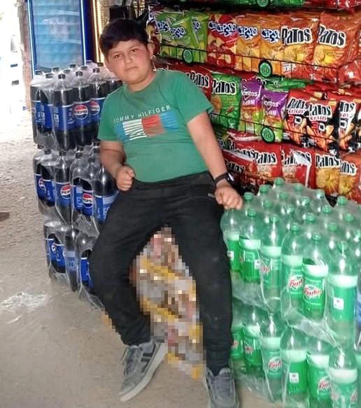 Cezaevindeki ağabeyi için istediği şarkı çalmayınca kalabalığa ateş açmış