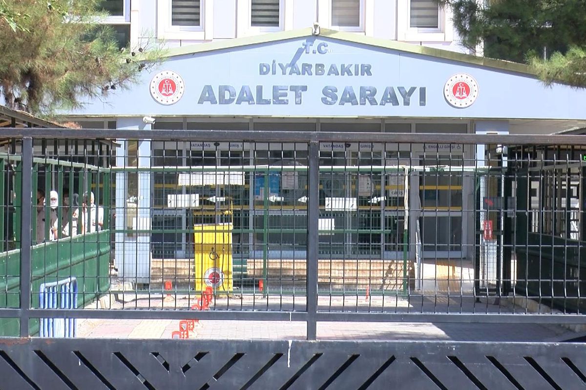 Diyarbakır'da 17 yıl önce kaybolan 2 kişiyi öldürdüğü iddiasıyla 1 kişi tutuklandı