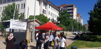Diyarbakır'da YKS'ye giren öğrenci ve ailelerine su ikram edildi