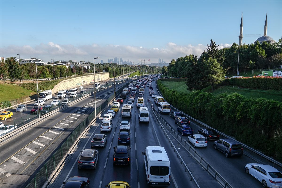 İstanbul'da trafik yoğunluğu yüzde 67'ye ulaştı