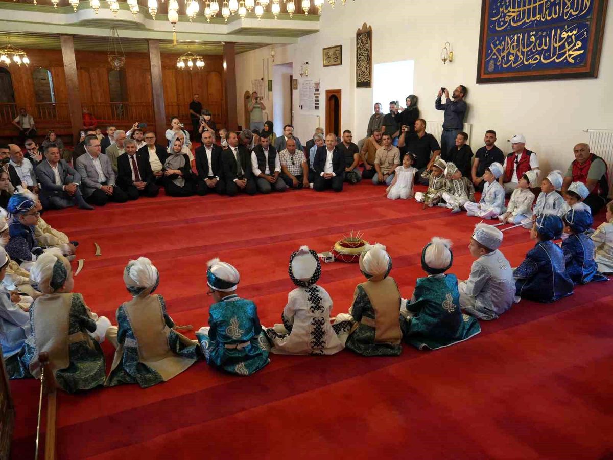 530 yıllık gelenek: Kastamonu'da ihtiyaç sahibi çocuklar için sünnet şöleni