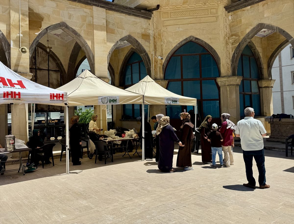 Kırşehir'de hafızlık öğrencileri yararına kermes düzenlendi