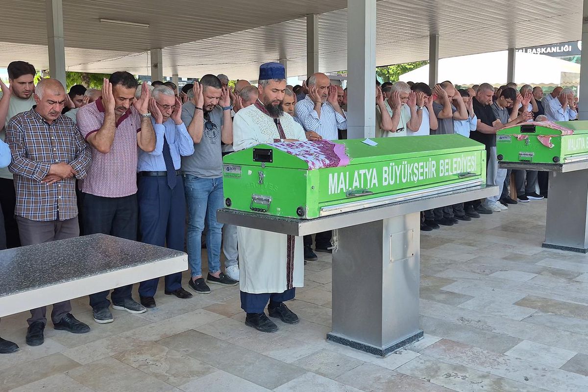 Eşini ve kızını katletti, 'depresyondayım' dedi
