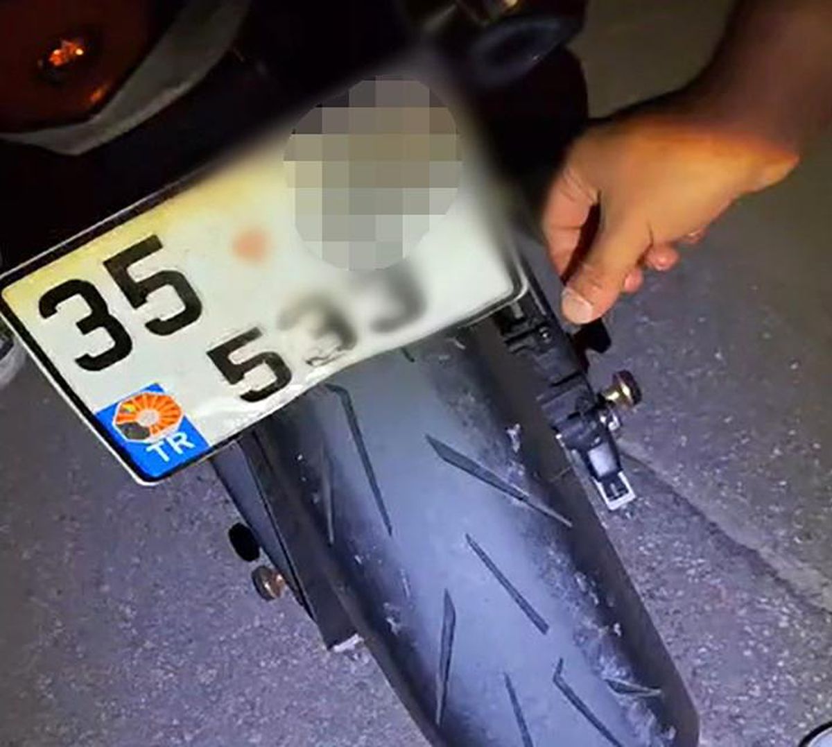 Manisa'da katlanır plakalı motosiklete 156 bin TL ceza