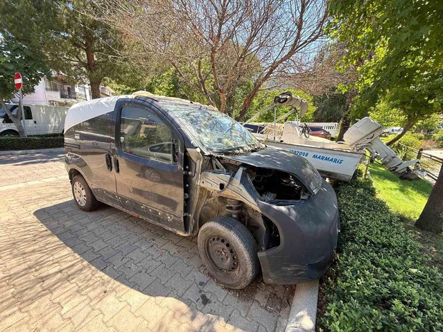 Marmaris’te terk edilmiş araçlar ve hurdalar toplanacak