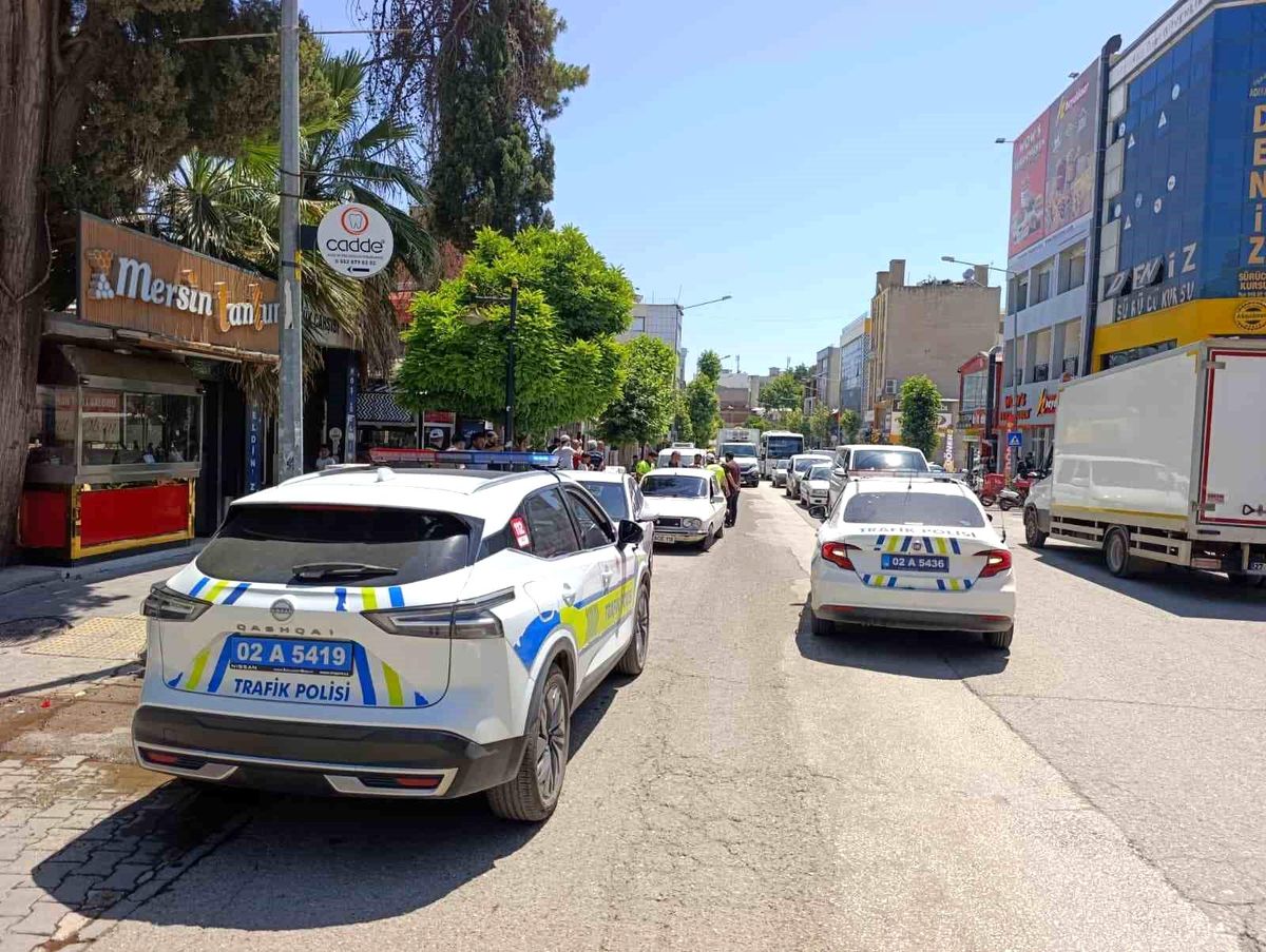 Motosiklet ile otomobil çarpıştı: 1 yaralı