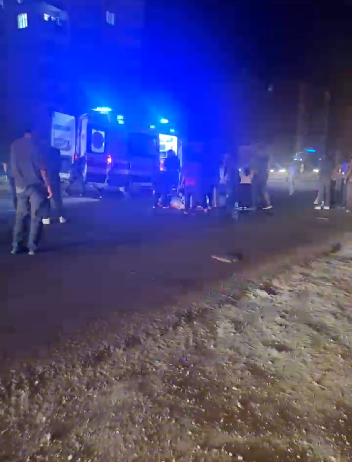 Mardin'de trafik kazası sonrası hayatını kaybeden yaşlı kadın.