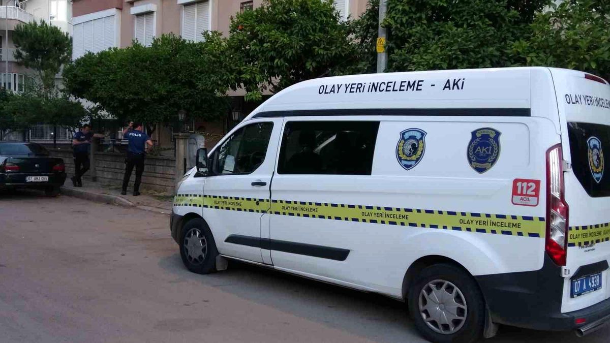 Rus turist bahçede ölü bulundu