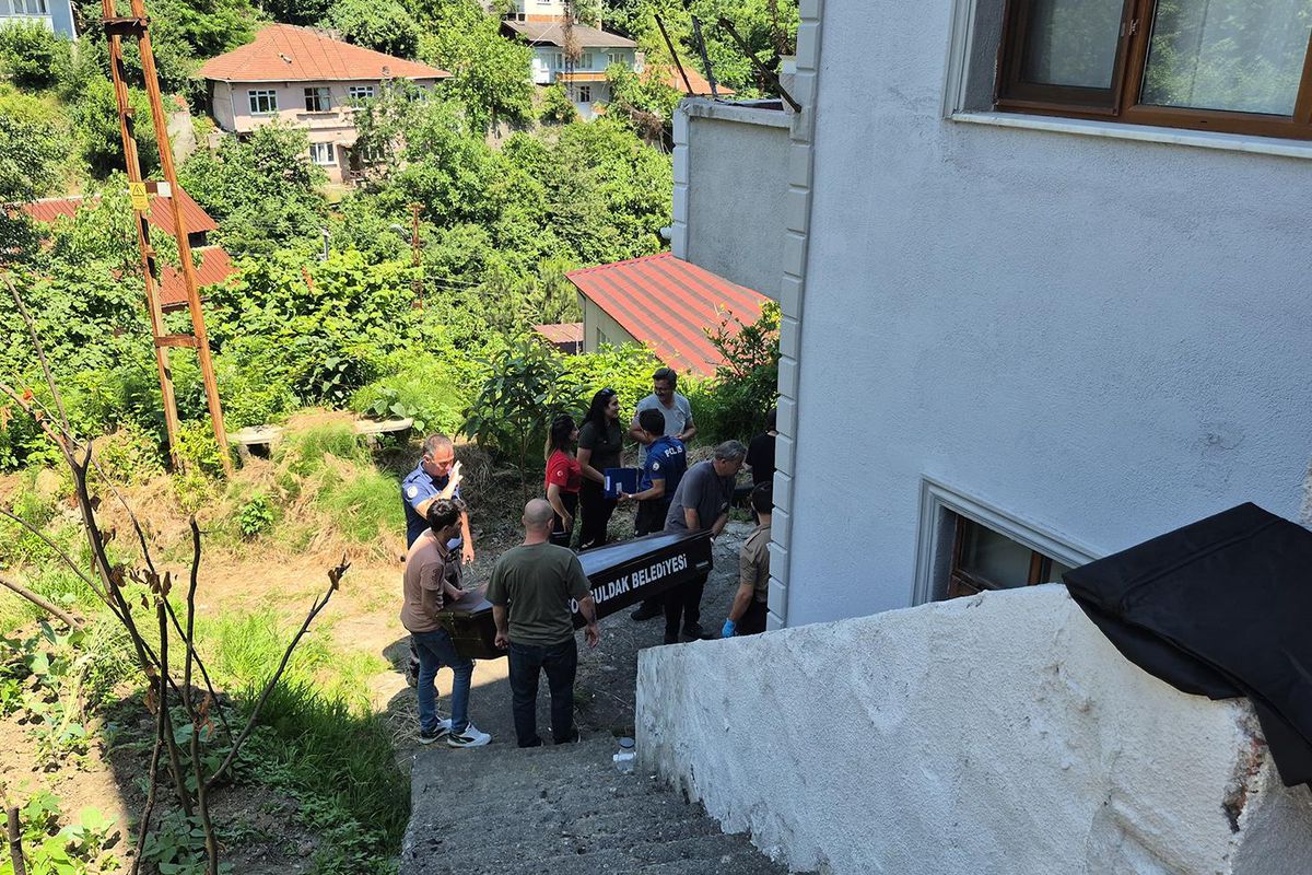 Zonguldak'ta sağlık memuru evinde ölü bulundu