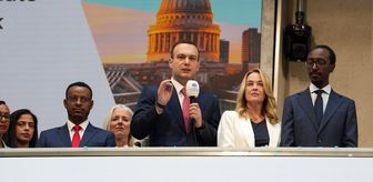 Sıfır Atık Vakfı Başkanı Ağırbaş, Londra Borsası'nın açılış gongunu iklim eylemi için çaldı