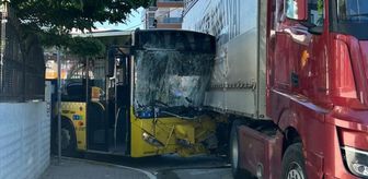 Sultanbeyli'de İETT otobüsü ile tırın çarpıştığı kazada 3 kişi yaralandı
