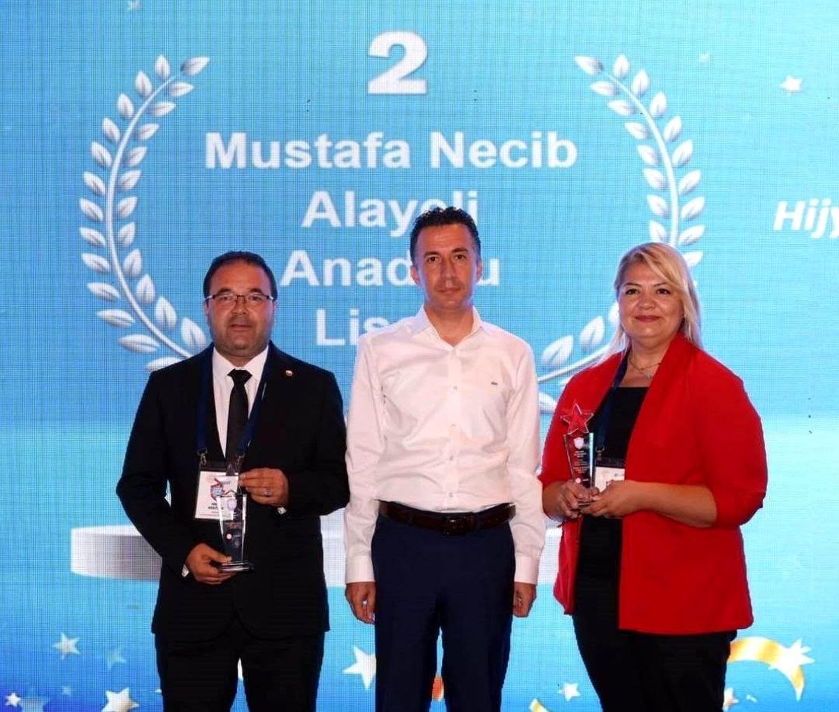 Gediz Mustafa Necib Alayeli Anadolu Lisesi öğrencilerinin proje sunumu sırasında çekilmiş bir fotoğrafı.