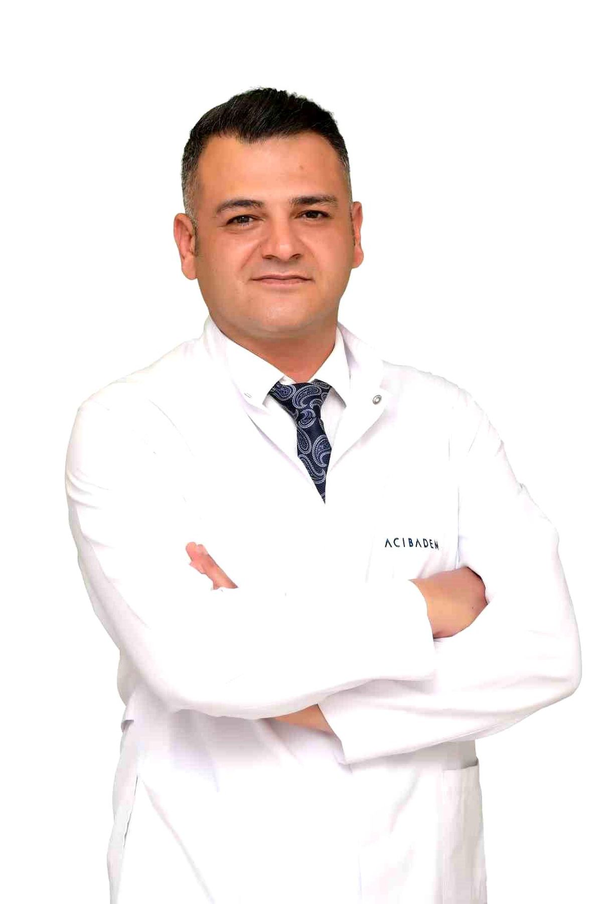 Uzmandan 'badem göz' trendi uyarısı: 'Kişinin yüz yapısı, kaş pozisyonu ve orta yüz anatomisi birlikte değerlendirilmelidir'
