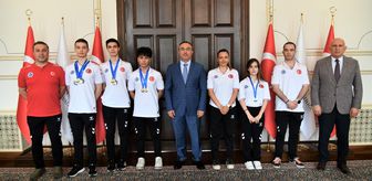 Vali Soytürk dünya şampiyonasında derece elde eden sporcuları ağırladı