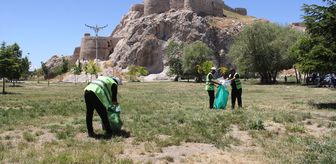 Van Atatürk Parkı'nda yaklaşık 3 ton çöp toplandı