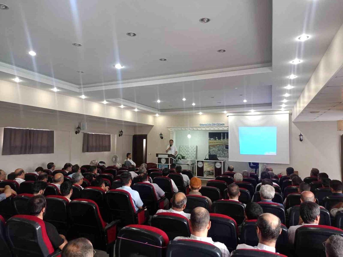 Yaz Kur'an Kursları öncesi din görevlileri bir araya geldi