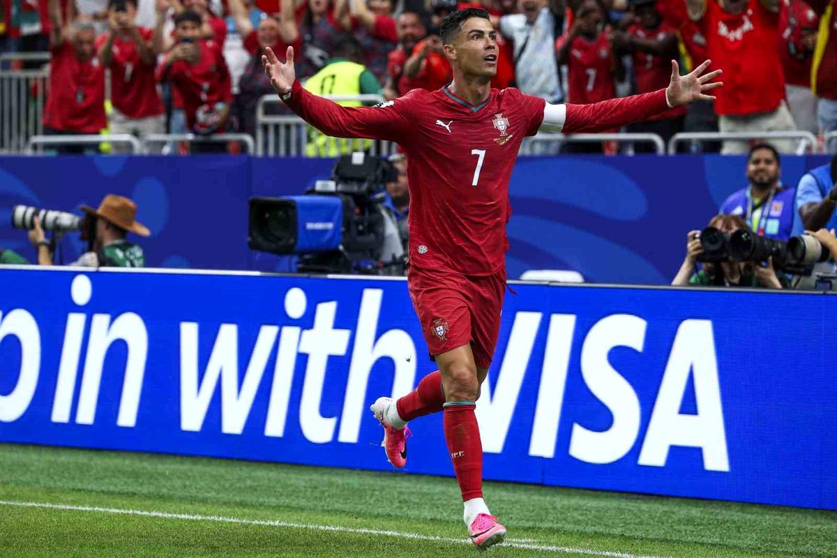 Portekiz milli takımı futbolcuları maç sırasında