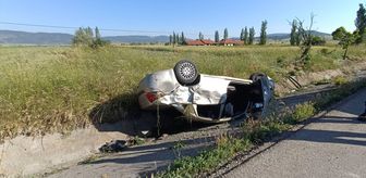 Afyonkarahisar'da şarampole devrilen otomobildeki 1 kişi öldü, 3 kişi yaralandı