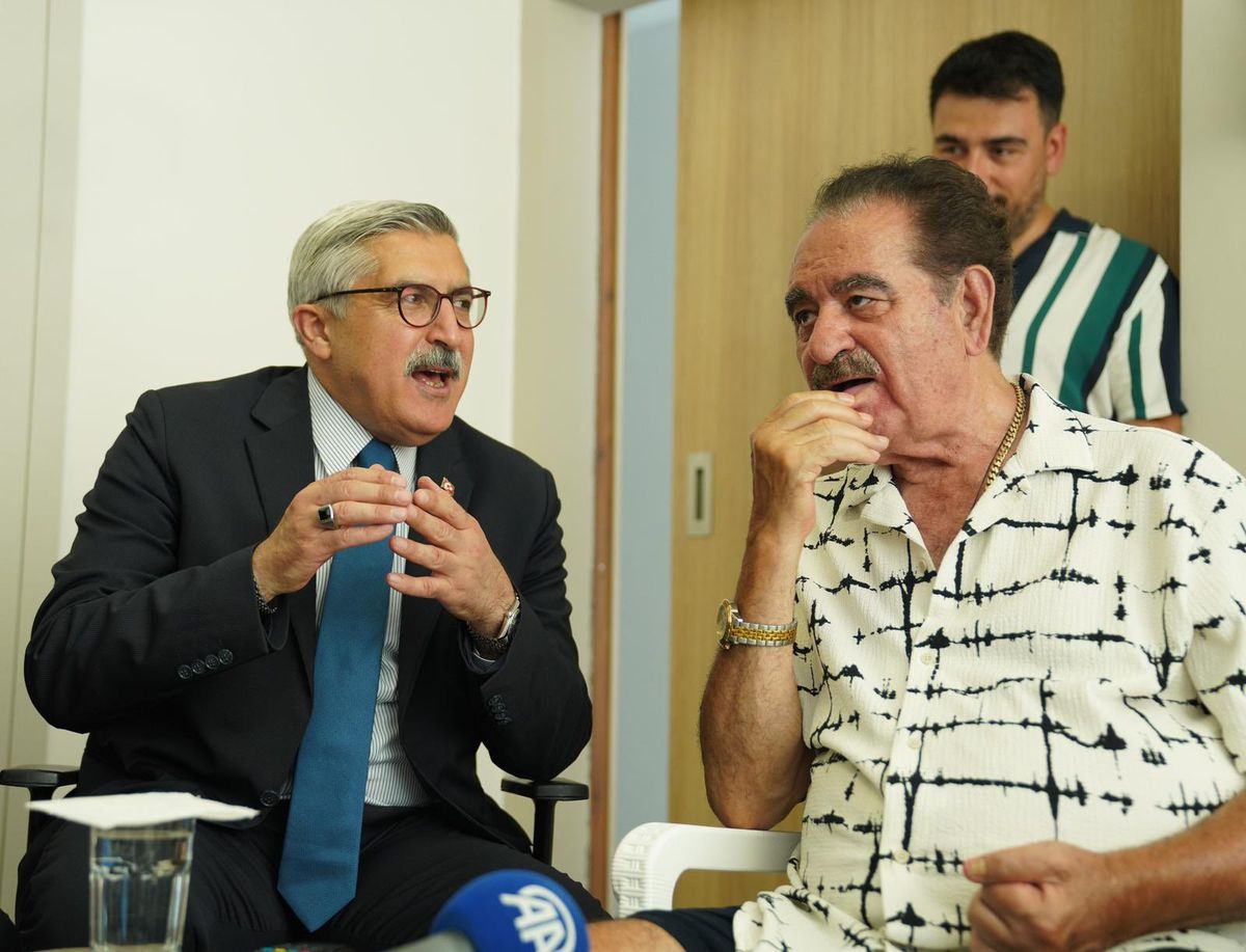 Hüseyin Yayman, hastanede tedavi gören İbrahim Tatlıses'i ziyaret etti.