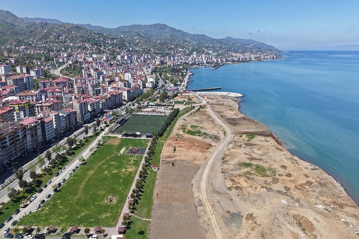 Akçaabat'ta bisiklet ve yürüyüş yolu projesinin çalışmaları sürüyor