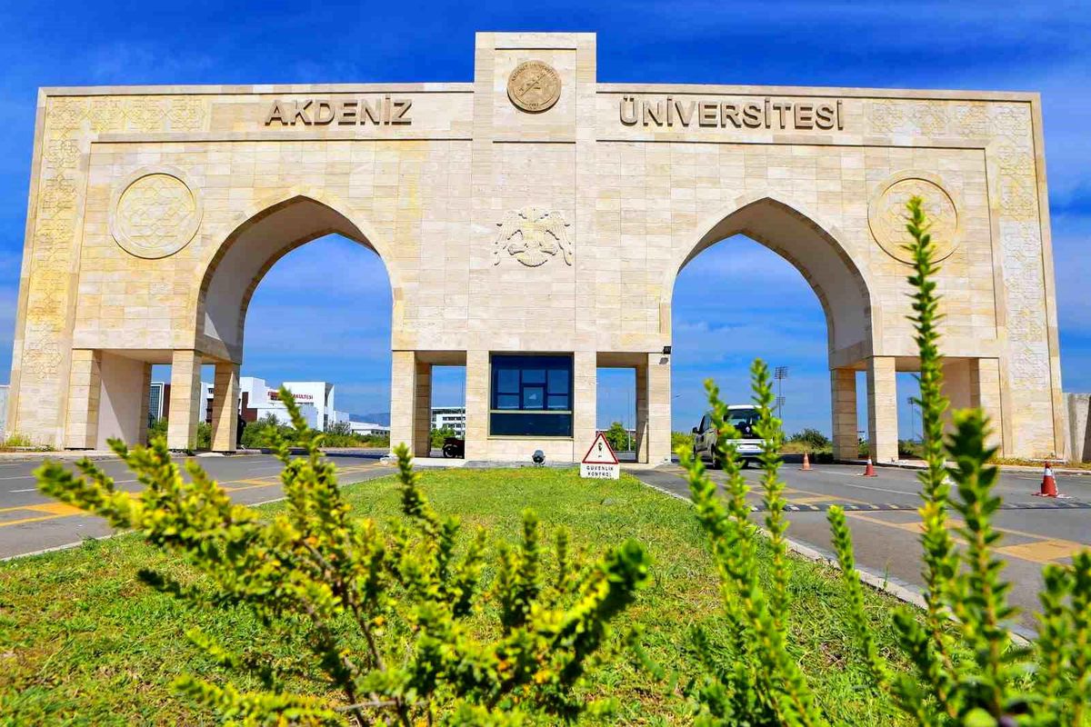 Akdeniz Üniversitesi URAP dünya sıralamasında 40 basamak yükseldi