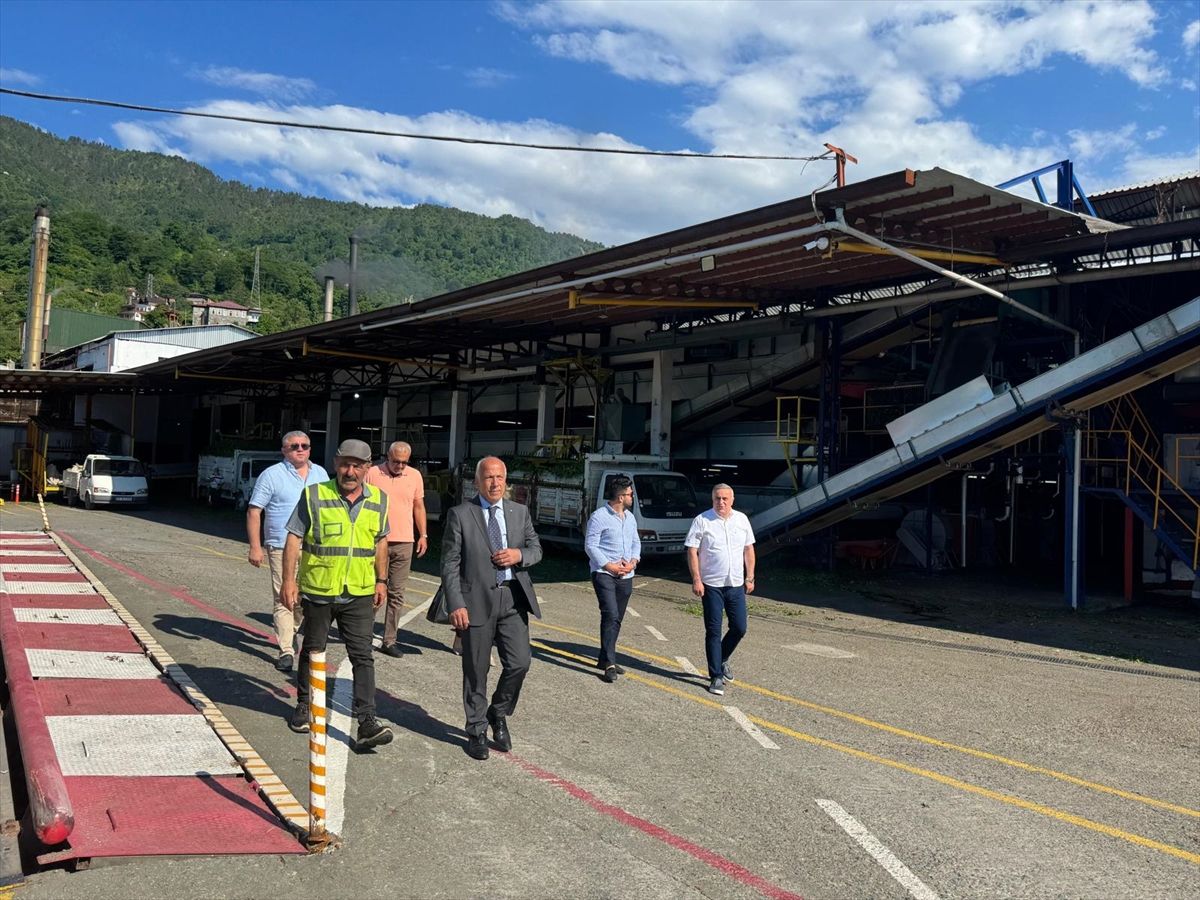 Artvin Ticaret Borsası'ndan çay fabrikasına ziyaret