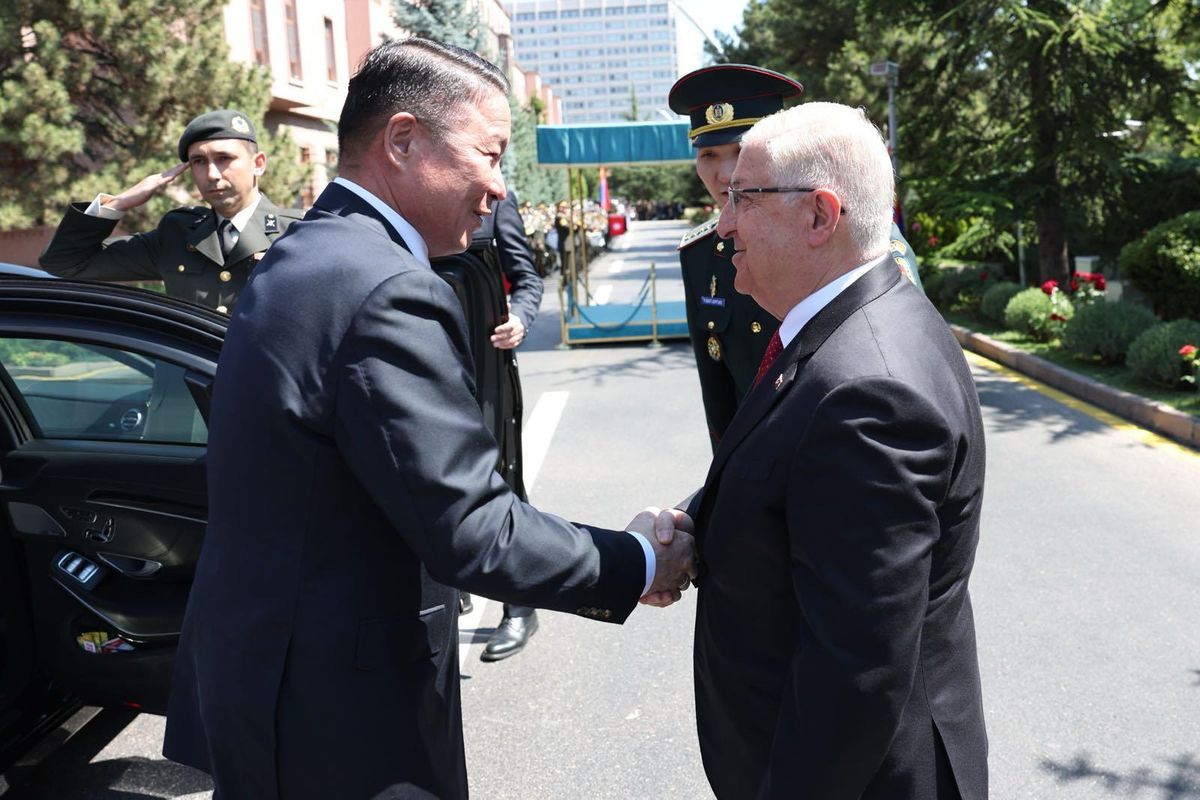 Bakan Güler, Moğol mevkidaşı Batlut ile bir araya geldi