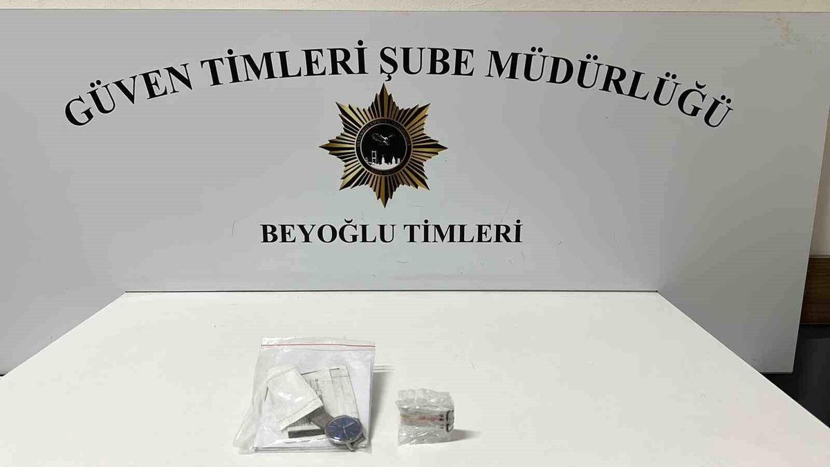 Beyoğlu'nda Kargo Hırsızına Kameradan Polis Takibi